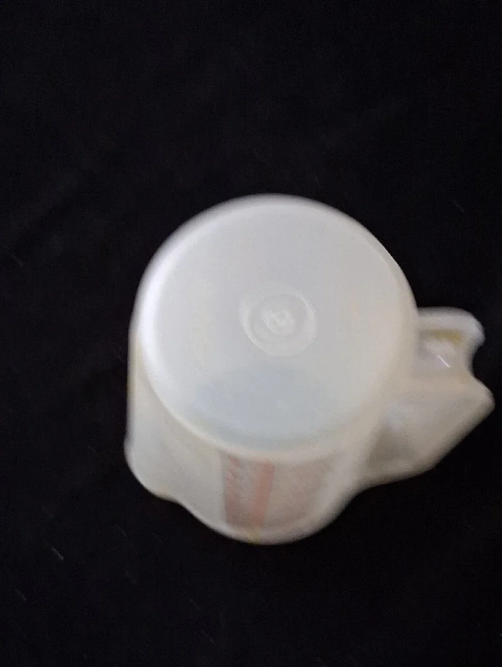 Vintage Tupperware clear plastic 2-cup measuring cup - Picture 4 of 5